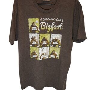 Retro Globetrotters guide to Bigfoot T-shirt, Sz L.